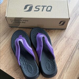 Women's Purple Flip Flops
